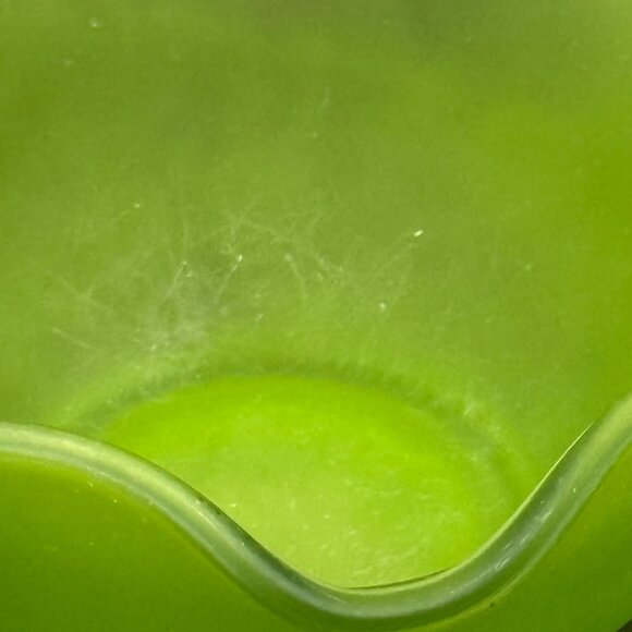 Vintage Apple Green Frosted Glass Bowl Scalloped Edge Decorative Serving Dish 5" - Picture 10 of 10